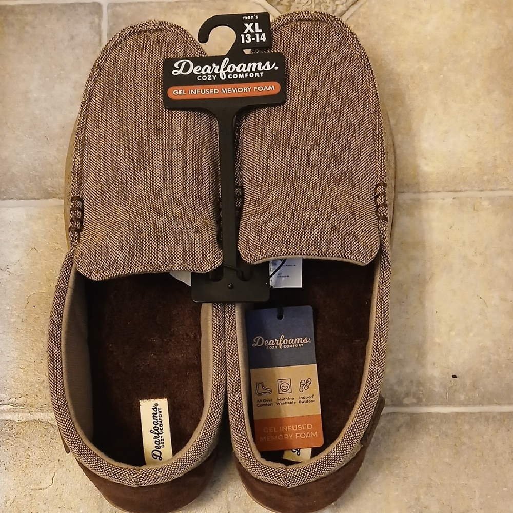 Dearfoams Men's Tan and Brown Slip-On Loafers